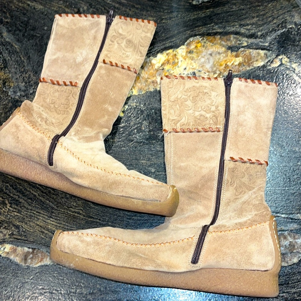 Luichiny ITALY 40 TAN SUEDE leather tall boots Embossed FLOWERS Square Toe 7 USA